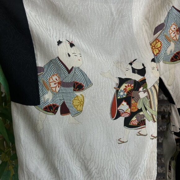 Japanese Vintage 100% Silk Haori Kimono Jacket Robe Children Playing in a Line - Picture 16 of 16